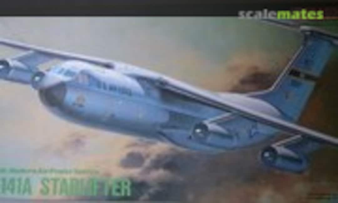 1:200 Lockheed C-141A Starlifter (Dragon 2003)