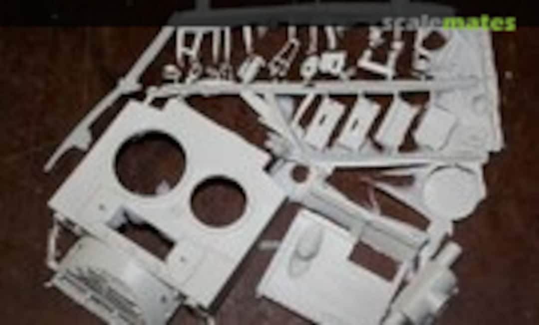 1:35 U.S. M2A2 Light Tank (Commander Models 1-008)