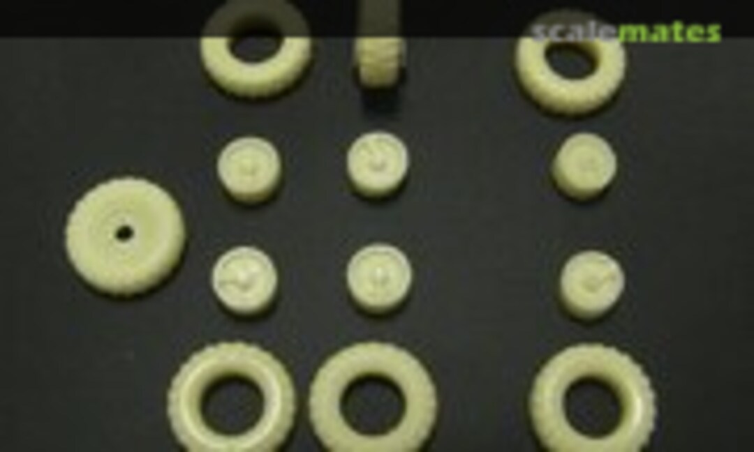 1:72 ZiL-157K/BTR-152 wheels (6+1spare) (Armory AC7224) AC7224