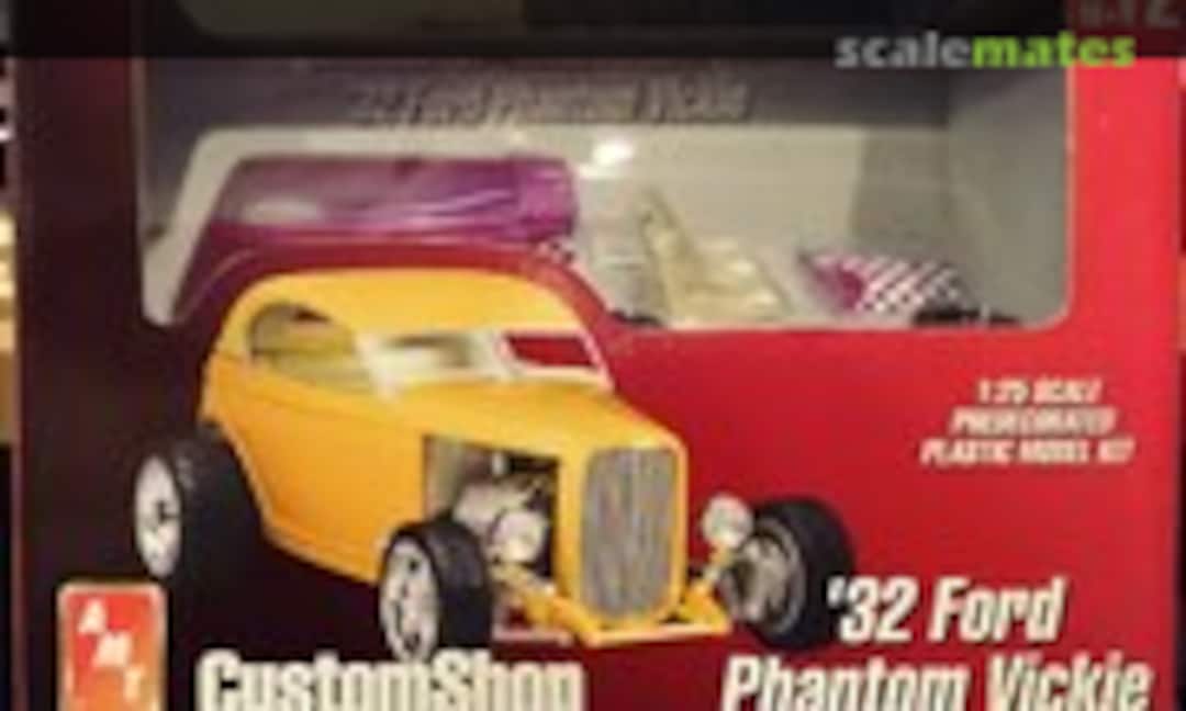 1:25 '32 Ford Phantom Vickie (AMT 30246)