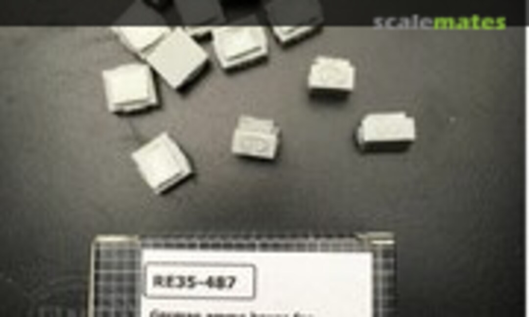 1:35 German ammo boxes for (Panzer Art RE35-487) RE35-487