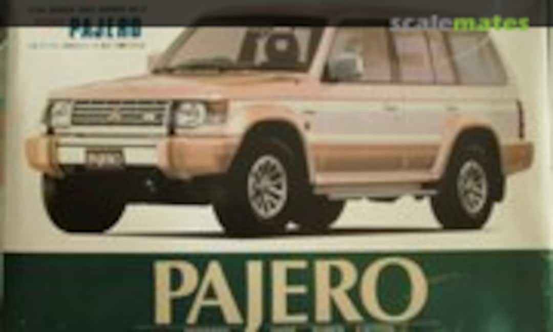 1:24 Mitsubishi Pajero Midroof Wide Super Exceed (Aoshima 01234-5)