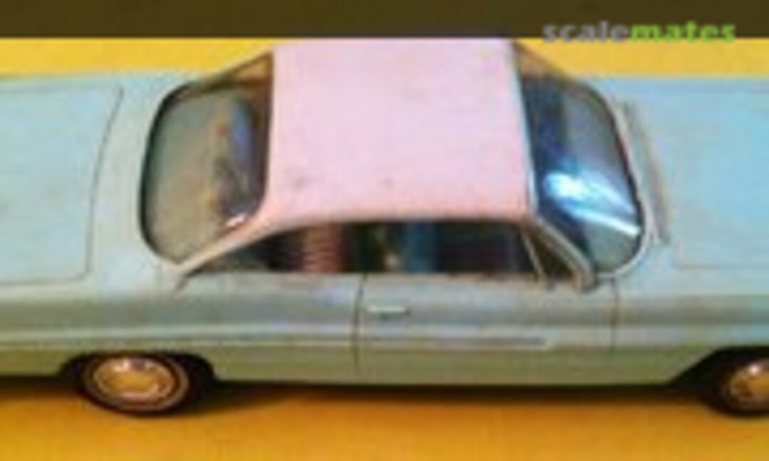 1:25 1961 Pontiac Bonneville 2 Dr Hardtop (AMT )