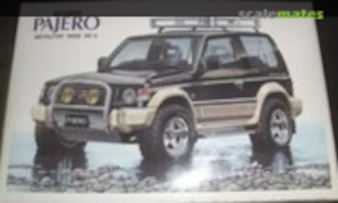 1:24 Mitsubishi Pajero Metaltop Wide XR-II (Aoshima 013601)