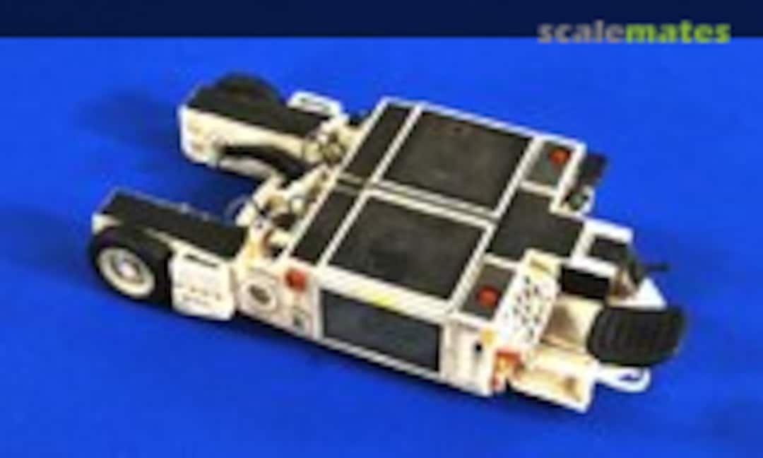 A/S32A-32A US Navy Hangar Deck Tow Tractor (Verlinden Productions 2694)