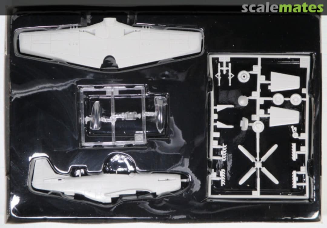 Contents P-51D "Mustang" IV 80230 HobbyBoss Contents P-51D "Mustang" IV 80230 HobbyBoss