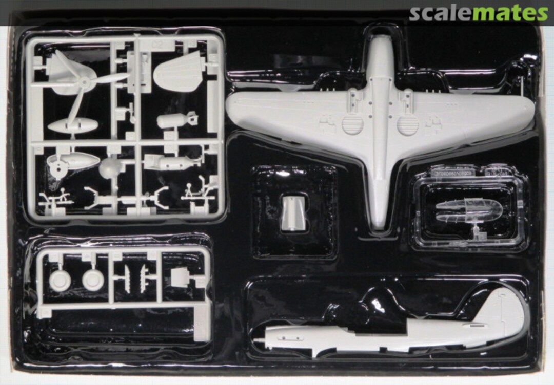 Contents P-40M "Warhawk" 80251 HobbyBoss Contents P-40M "Warhawk" 80251 HobbyBoss