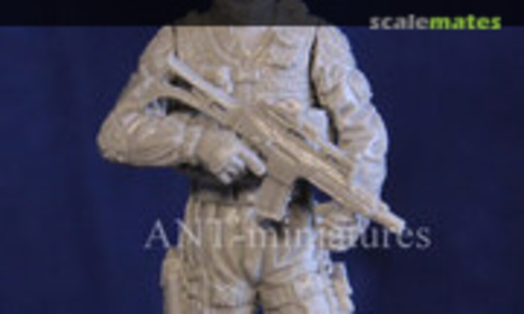 1:35 French GIPN Operator (Ant-Miniatures 35-60) 35-60