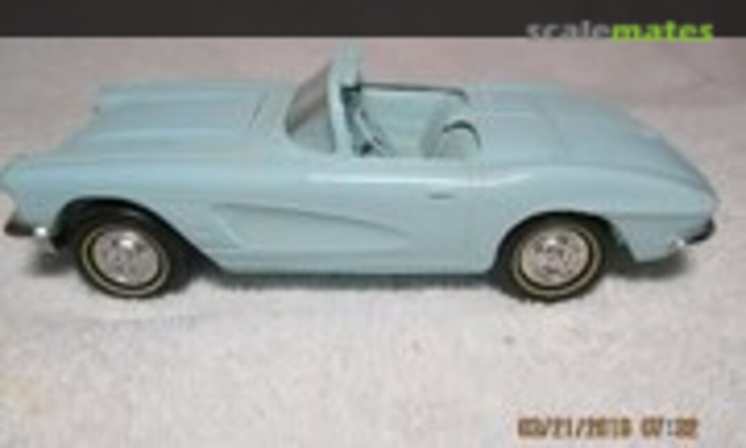 1:25 1962 Chevrolet Corvette (AMT F-922)