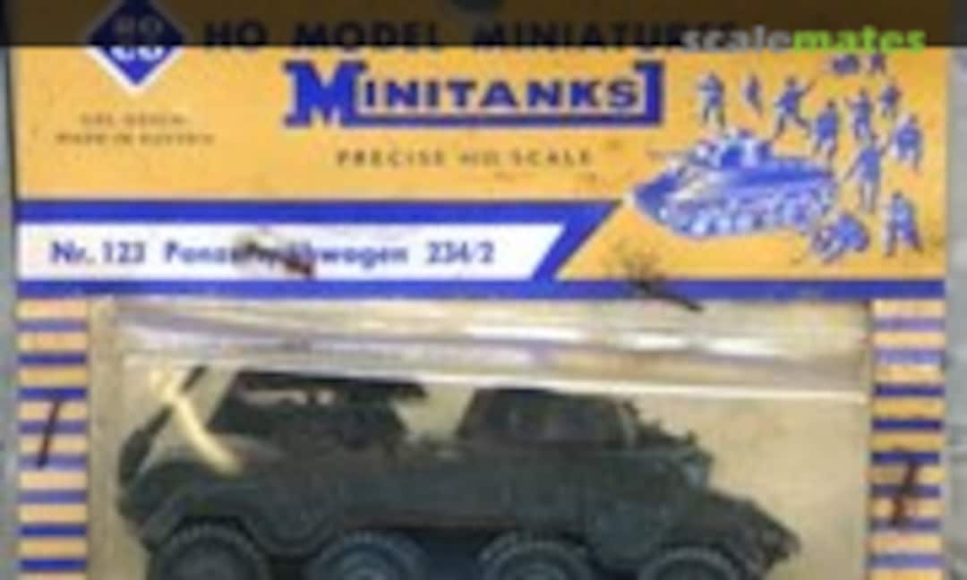 1:87 German Armored Car 234/2 (Roco Minitanks Z-122/23)