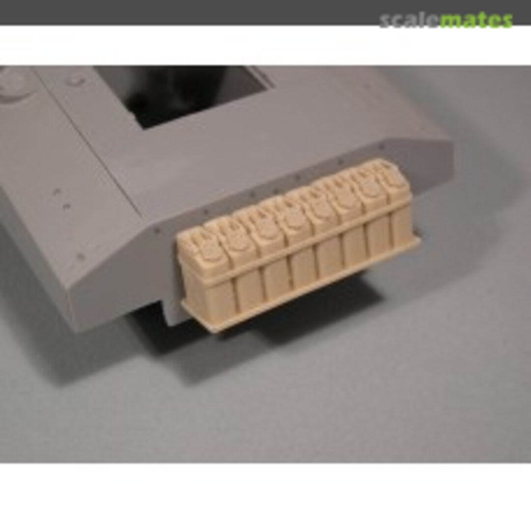 Boxart M4A2 Sherman Water Can Rack F131 Formations