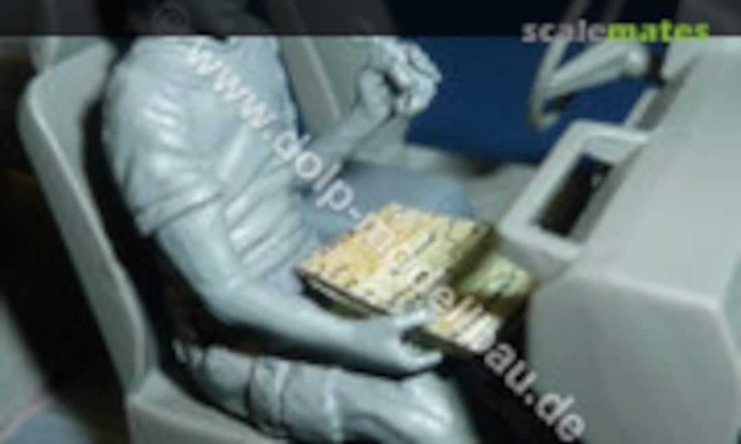 1:35 Wolf Beifahrer mit Kampfhose und T-Shirt (DOLP-Modellbau BW232) BW232