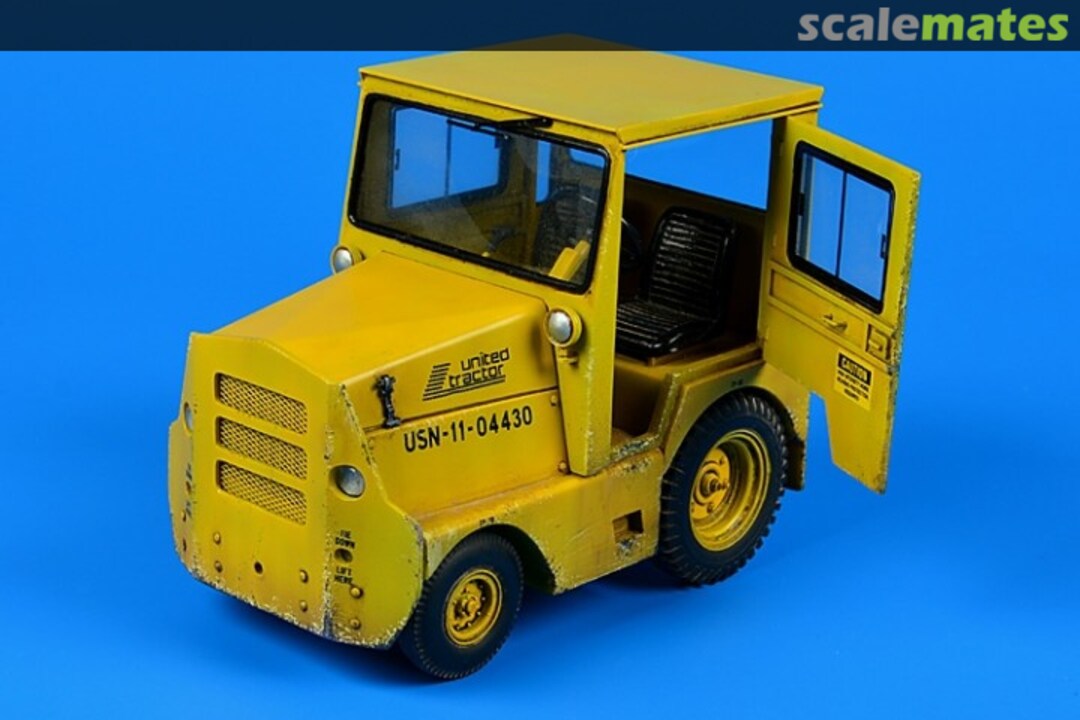 Boxart GC-340-4/SM-340 Tow Tractor with Cab 320 042 Aerobonus Boxart GC-340-4/SM-340 Tow Tractor with Cab 320 042 Aerobonus