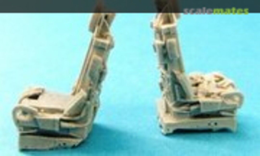 1:32 F-100 ejection seats with or without belts (AMS Resin 32001) 32001