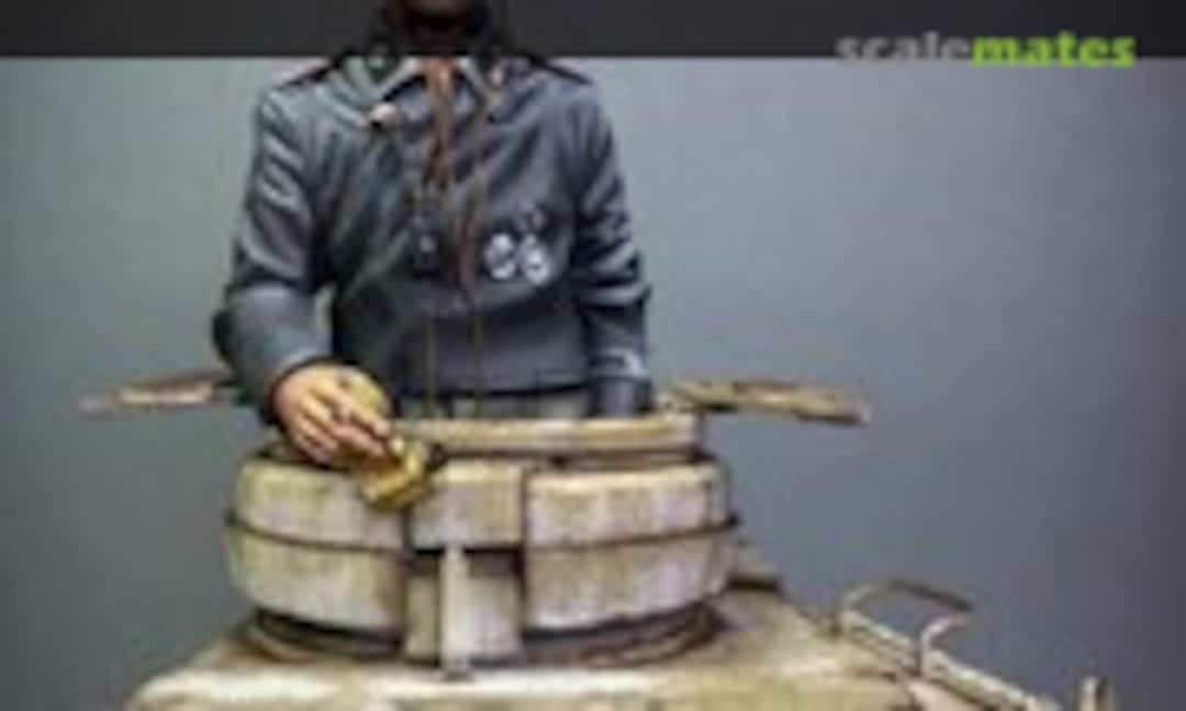 1:16 WSS Tank Commander "Totenkopf", Kharkov 1943 w/ Turret section (AIP Model AIP16001)