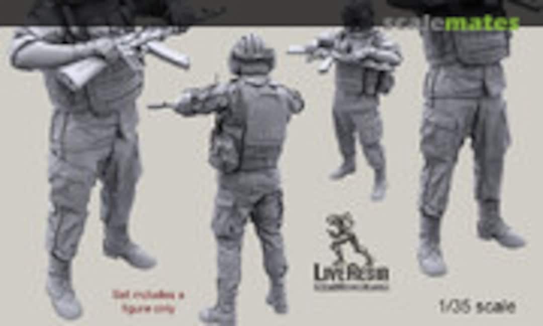 1:35 Russian Army APC driver or commander in modern infantry combat gear system set 11 (Live Resin LRM 35058) LRM 35058