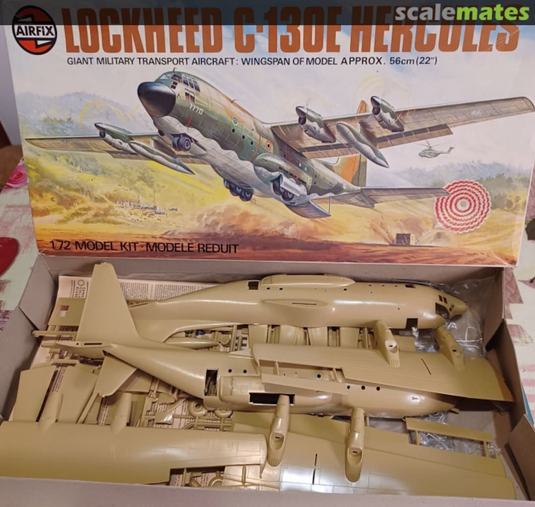 Contents Lockheed C-130E Hercules 09001-0 Airfix Contents Lockheed C-130E Hercules 09001-0 Airfix