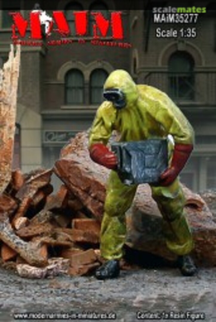 Boxart Survivor in Radiation Suit + Jerry Can MAIM35277 MAiM Boxart Survivor in Radiation Suit + Jerry Can MAIM35277 MAiM