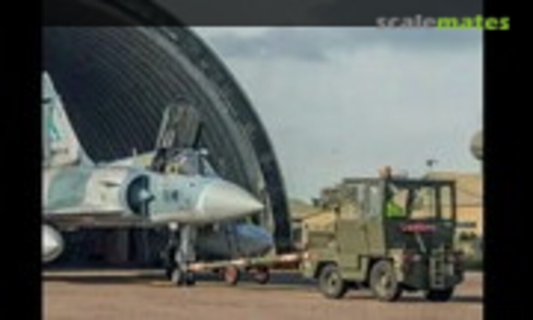 French Air Force Tow Tractor (Light) (Air-Graphics Models GCE-034)