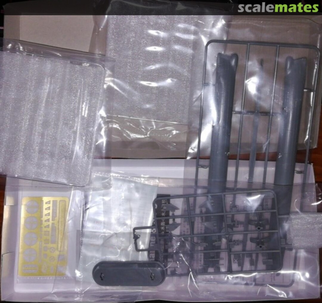 Contents Type 033 Submarine & SH-5 83515 HobbyBoss Contents Type 033 Submarine & SH-5 83515 HobbyBoss