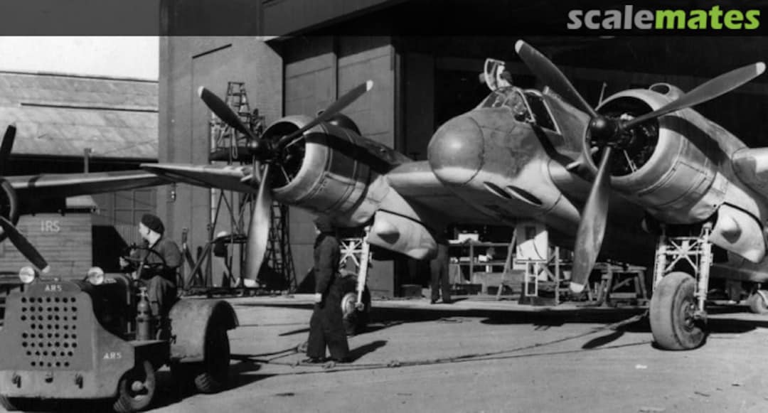 Boxart Clarktor Airfield Tractor RRK72018 Red Roo Models