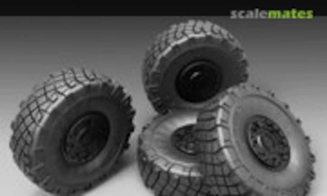 1:35 LMV LINCE sagged wheels (Royal Model 768) 768