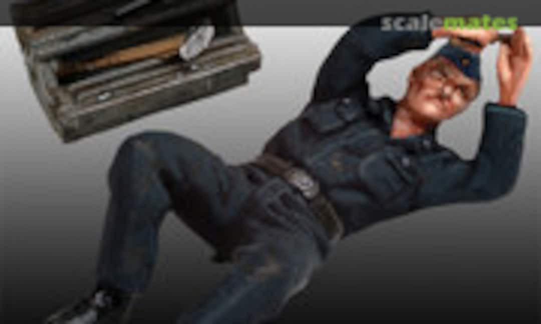 1:48 Luftwaffe Mechanic with Tools WWII. Set II (Andrea Miniatures SW-14) SW-14