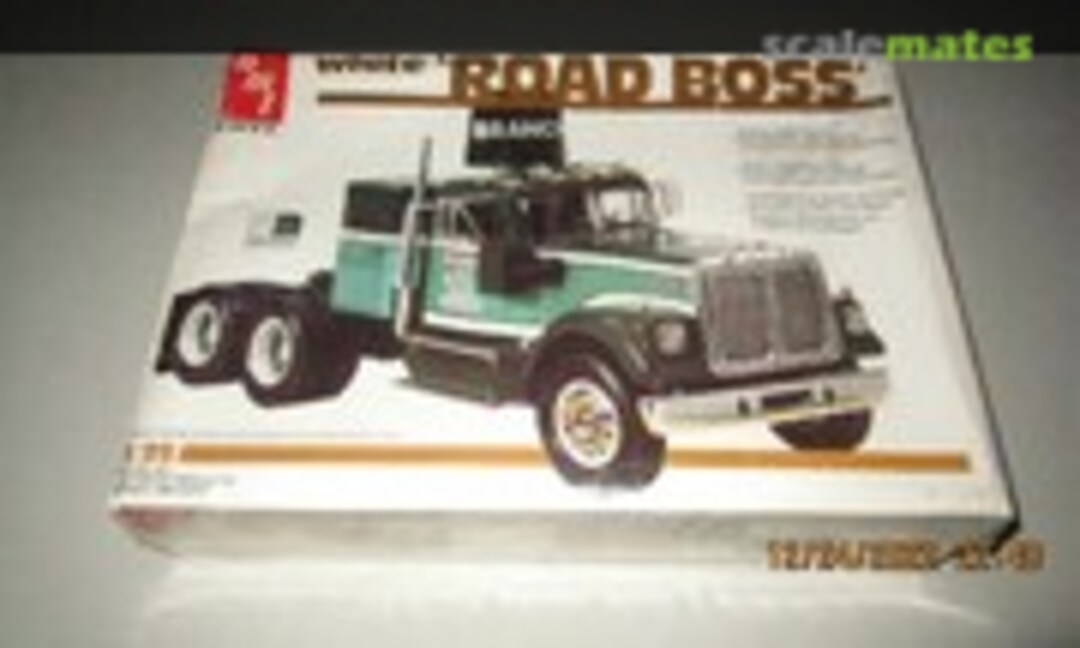 1:25 WHITE "ROAD BOSS" (AMT 6642) 6642