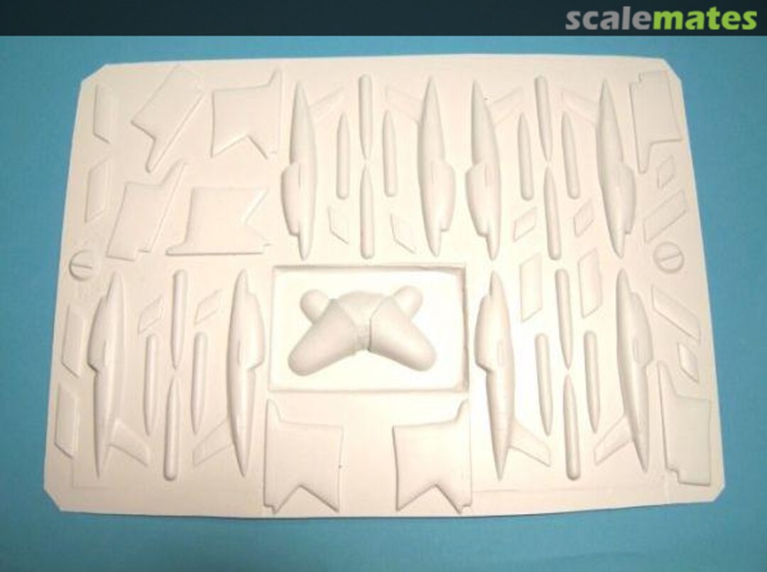 Boxart Lockheed DC-130A Hercules with Ryan AQM-34 Firebee Drones AM-57 Airmodel Boxart Lockheed DC-130A Hercules with Ryan AQM-34 Firebee Drones AM-57 Airmodel