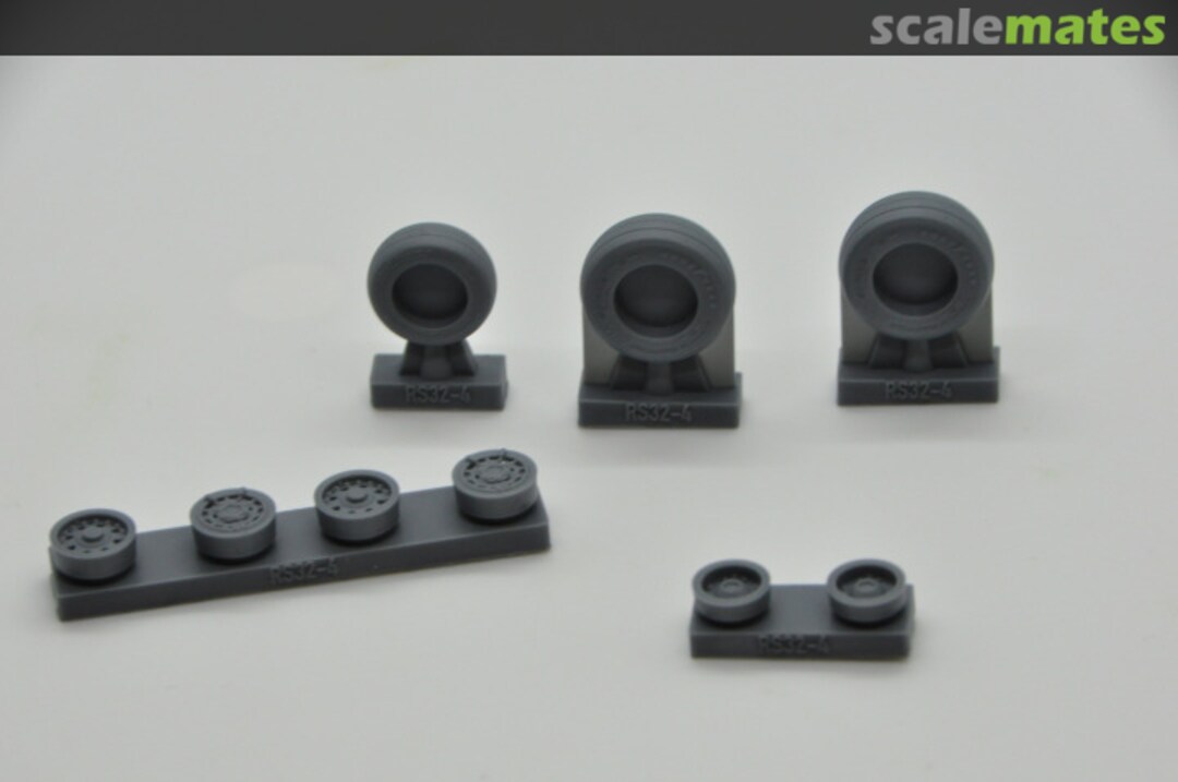 Contents F-5A/B Freedom Fighter wheels set RS32-0004 ResKit