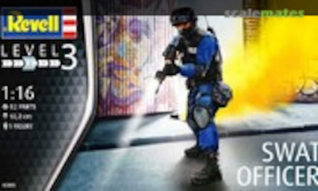 1:16 SWAT Officer (Revell 02805) 02805