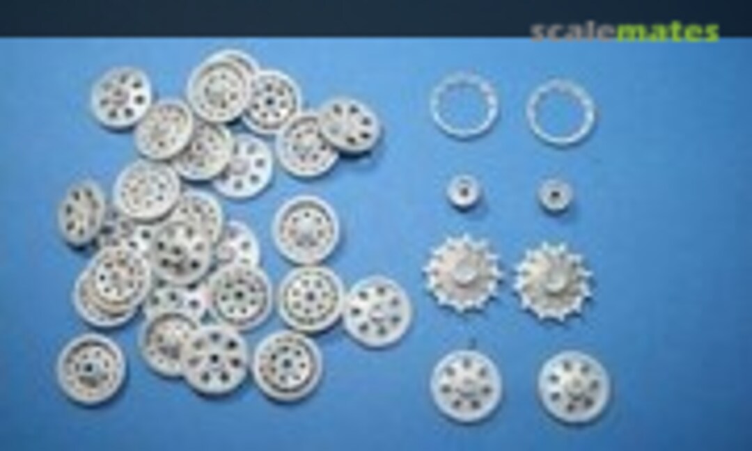 1:35 Sd. Kfz. 7 Wheel Set (Sovereign 2000 S2KT007) S2KT007