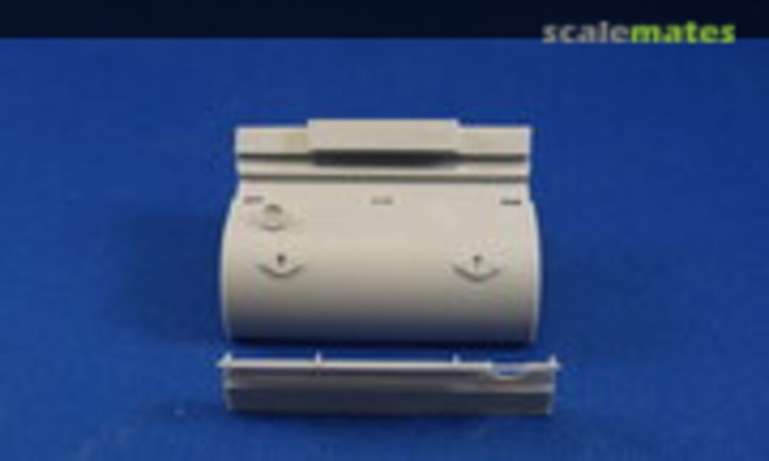 1:35 KV Series Rear Hull Plate and Deflector (welded tail light) (The New TMD 35-3021) 35-3021