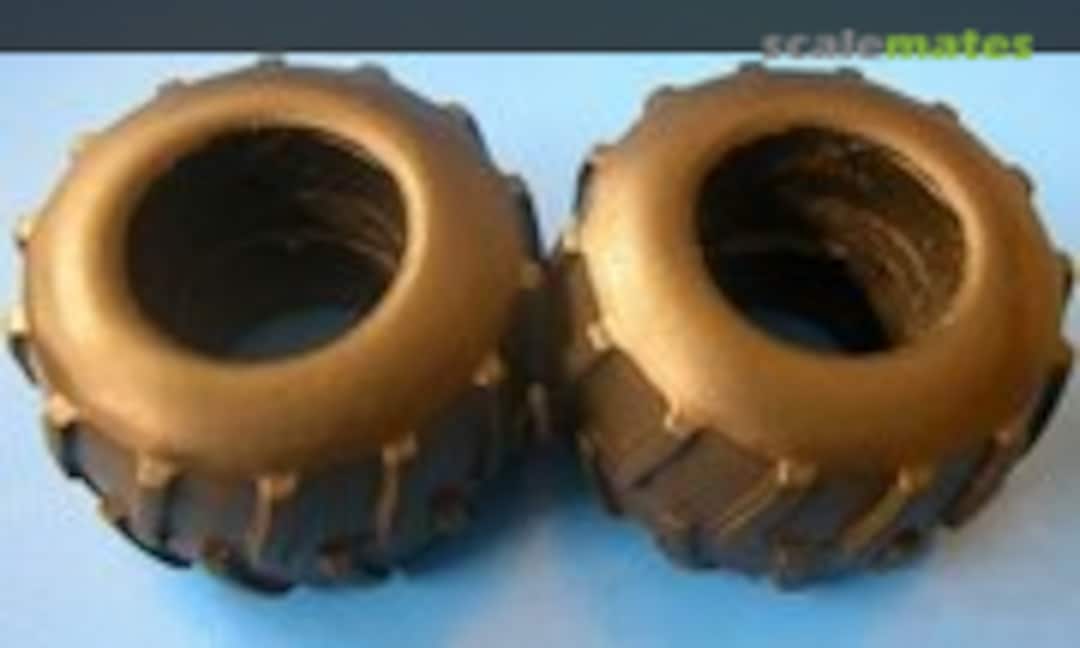 1:24 Tyre x 2 (tractor puller) (The Parts Box 1098) 1098