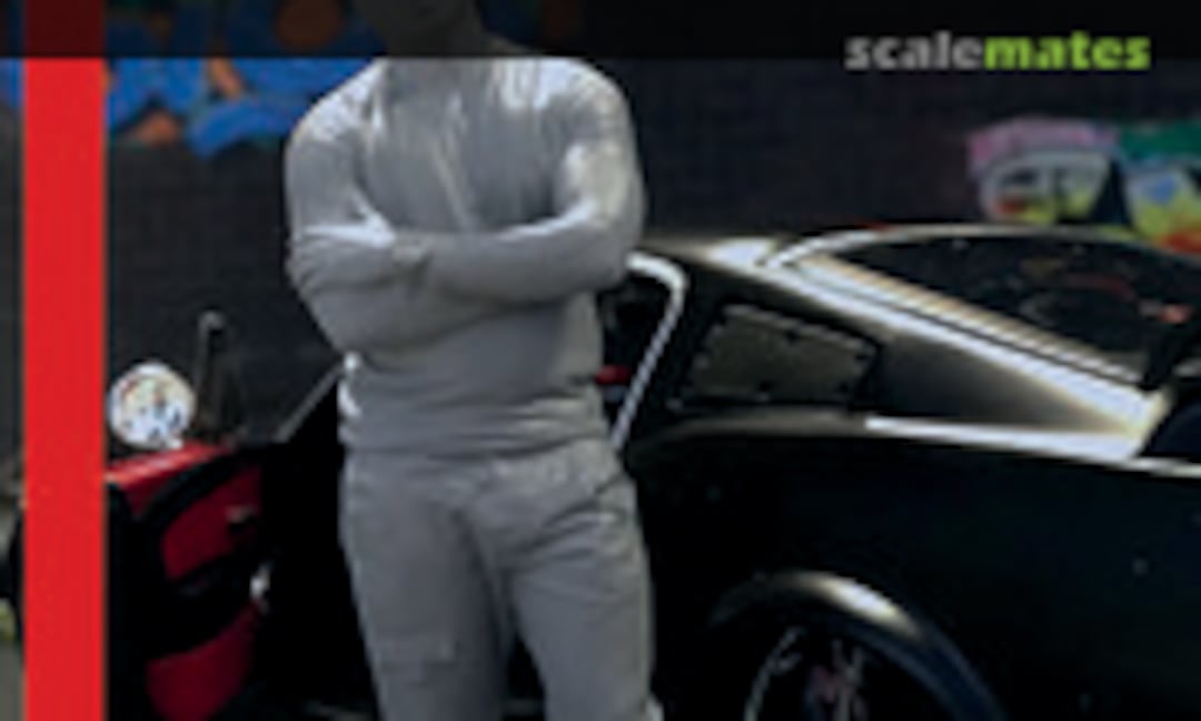 1:24 Young modern Civilian Boy with Cap (MAiM MAIM24028) MAIM24028