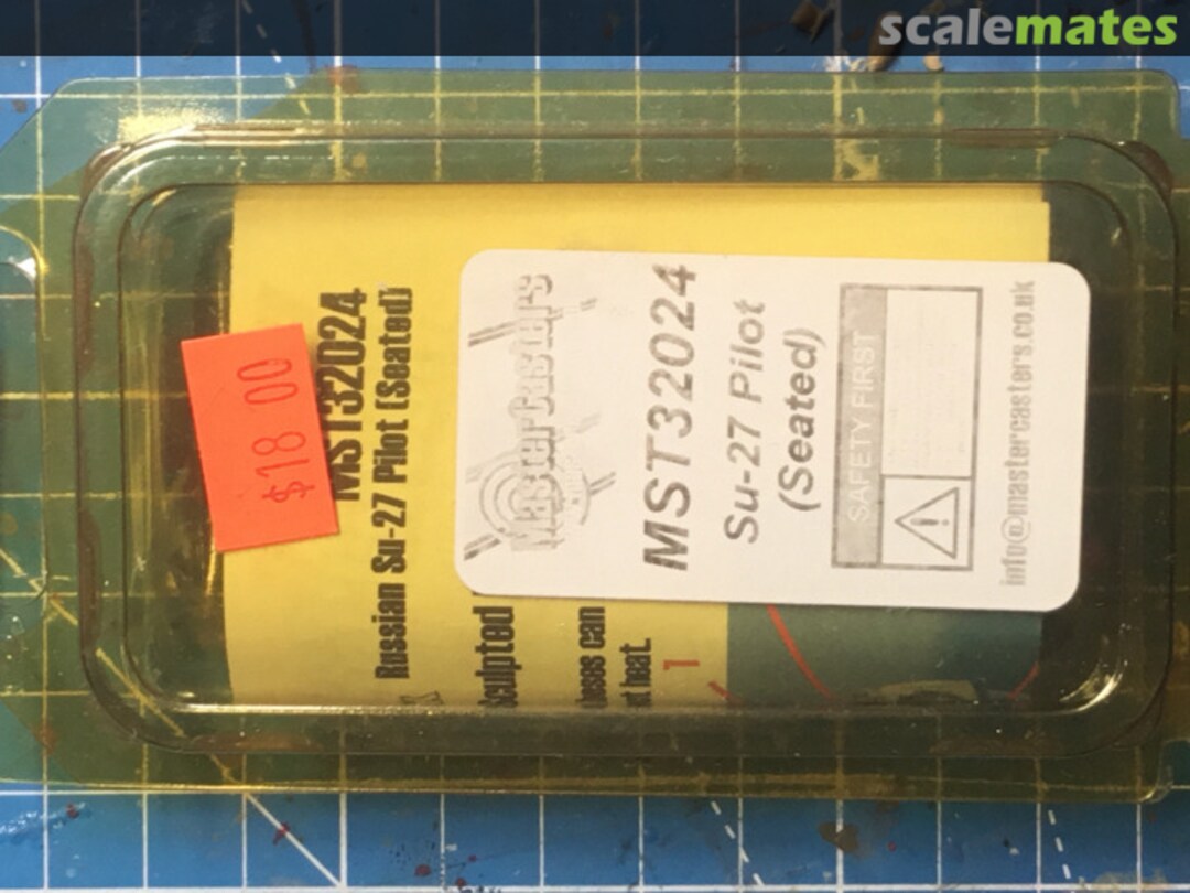 Boxart Su-27 Pilot Seated MST32024 Master Caster Boxart Su-27 Pilot Seated MST32024 Master Caster