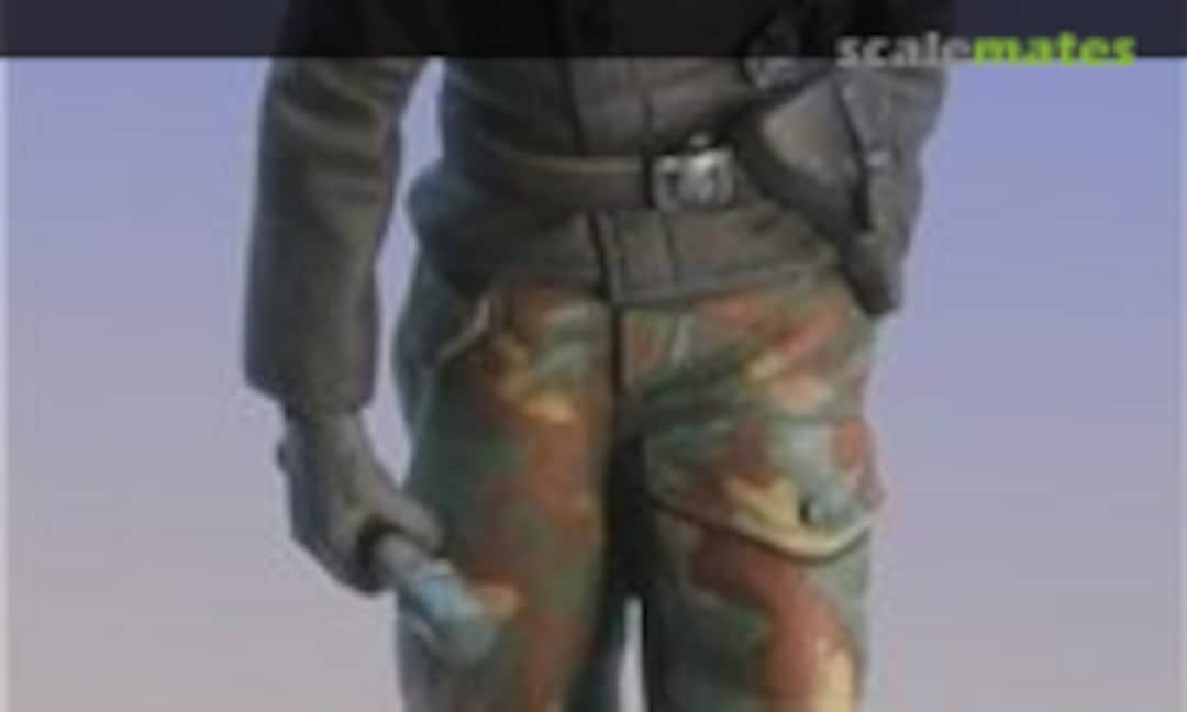 1:35 Wehrmacht Panzertruppen, Figure B (New World Miniatures NWM35001B)