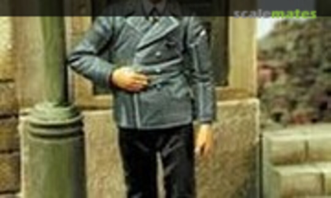 1:35 German Reichspostman WWII (Custom Dioramics CD 4037) CD 4037