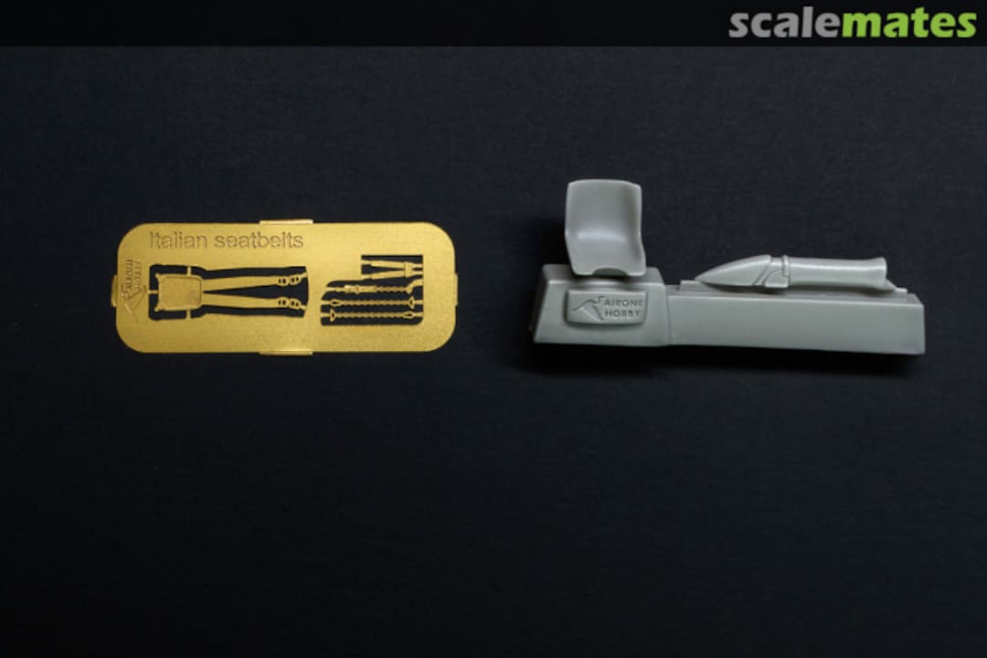 Boxart Cockpit seat + belts, early intake without sand filter AHL72042 Airone Hobby Boxart Cockpit seat + belts, early intake without sand filter AHL72042 Airone Hobby