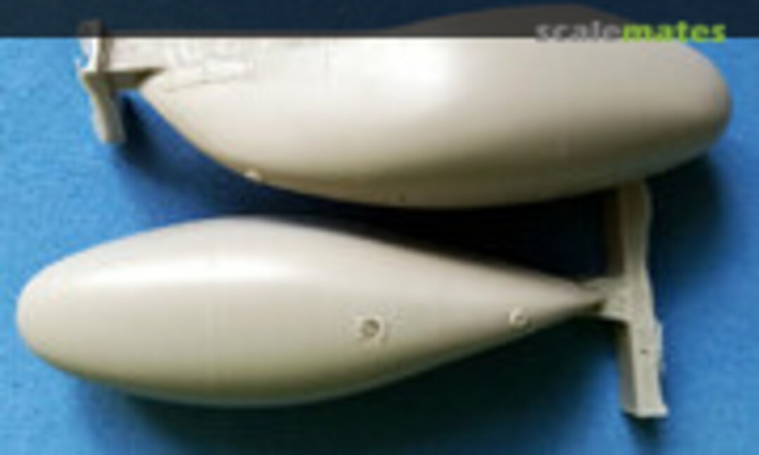 1:32 100 Gallon Slipper Tanks (AMS Resin 32120) 32120