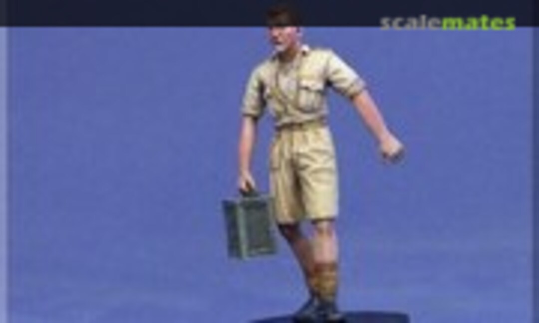 1:35 Soldier Walking with Flimsy, North Africa (Resicast 35.5647) 35.5647