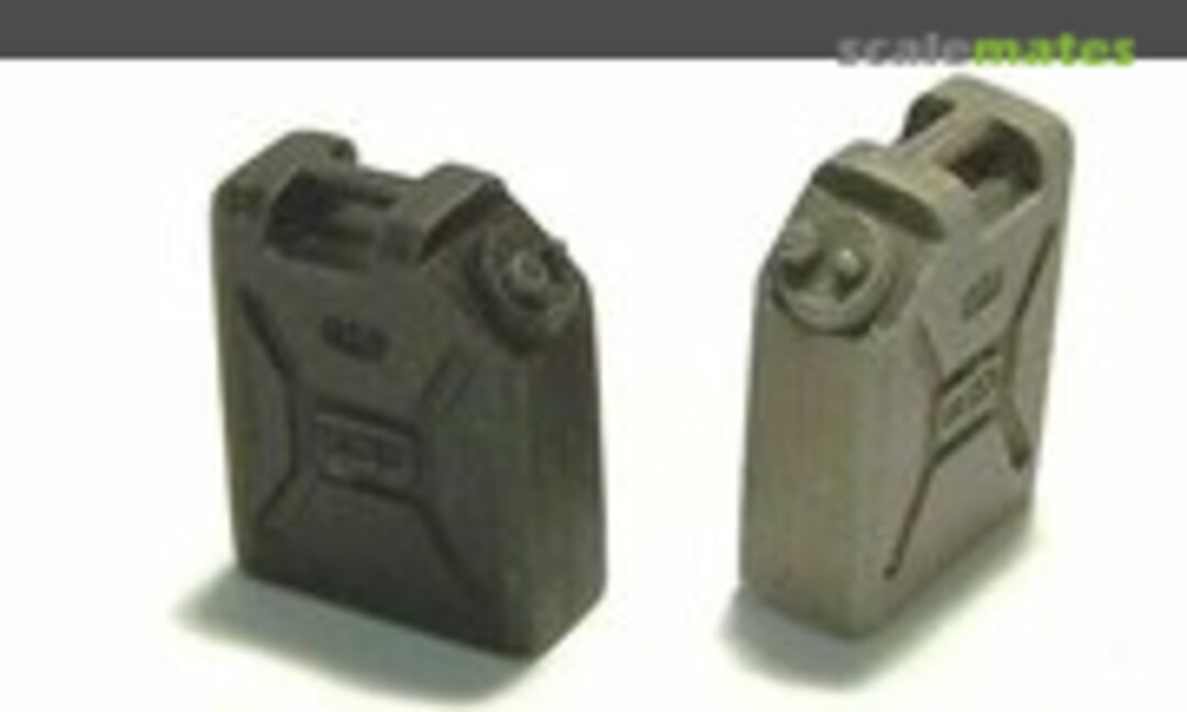 1:35 U.S. Water Can (8 pcs) (PlusModel EL002) EL002