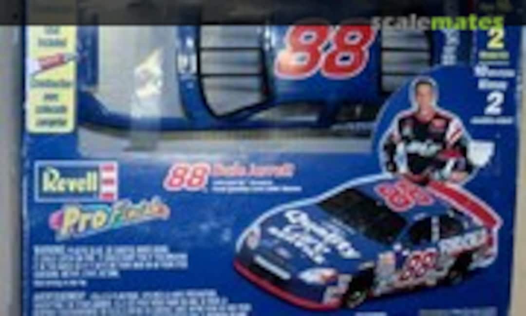 1:24 #88 Dale Jarrett Ford Quality Care 2000 Taurus (Revell 85-1642)