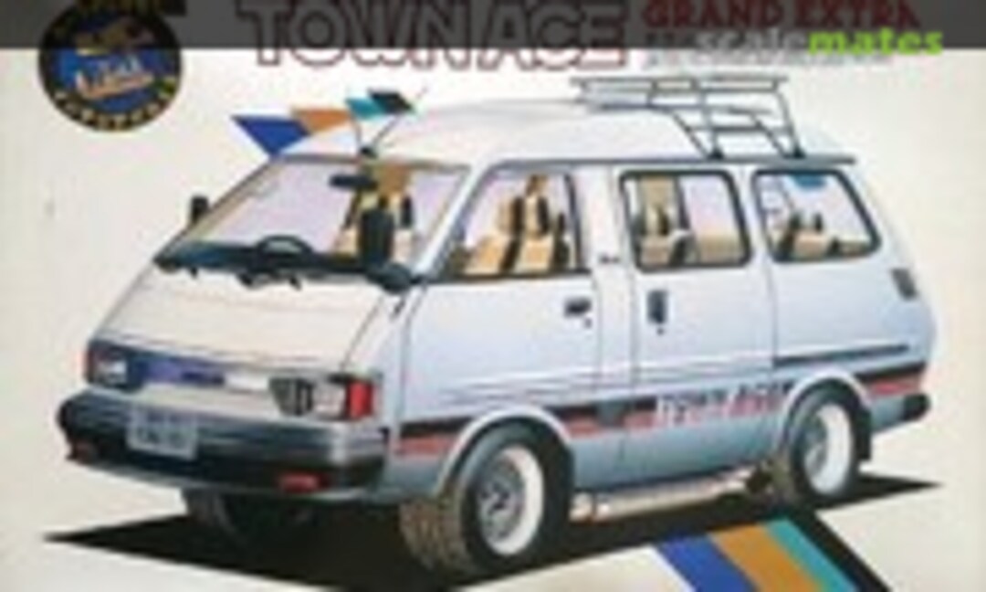 1:24 Town Ace Grand Extra (Nichimo )