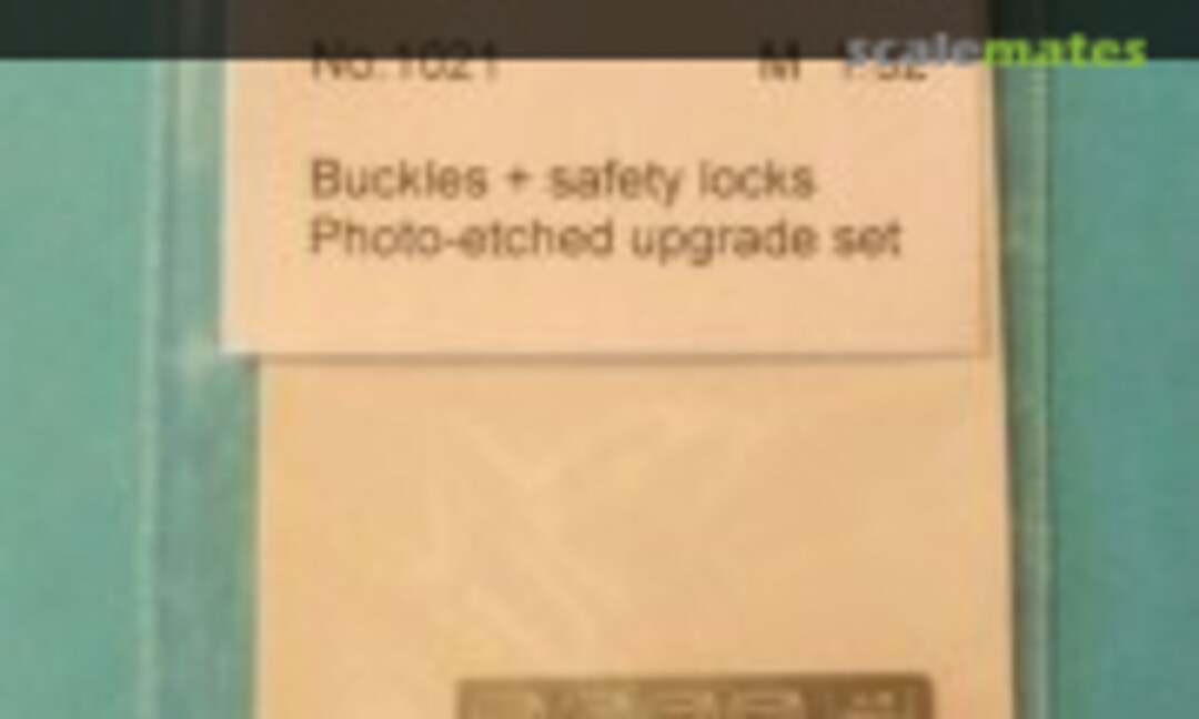 1:32 Harnesses buckles and safety locks (REJI Model 1021)