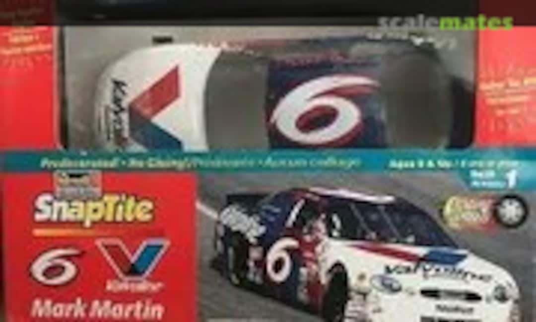 1:24 #6 Valvoline Mark Martin Taurus (Revell 85-1312) 85-1312