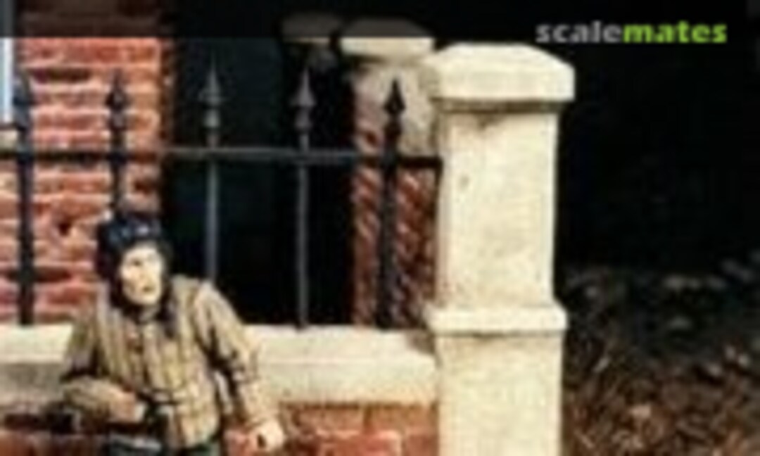 1:35 Russian Tanker with dead German (Warriors 35204) 35204