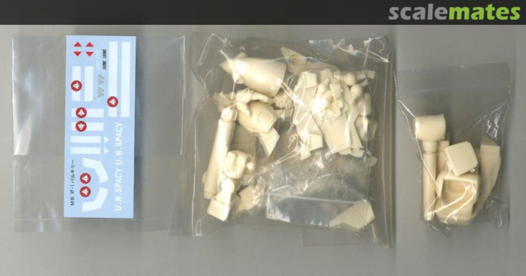 Contents VF-1A Valkyrie MB-32 Metalbox Contents VF-1A Valkyrie MB-32 Metalbox