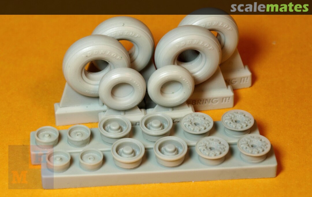 Contents Lockheed C-130 wheels resin set 801 MLH/Bring It! Contents Lockheed C-130 wheels resin set 801 MLH/Bring It!