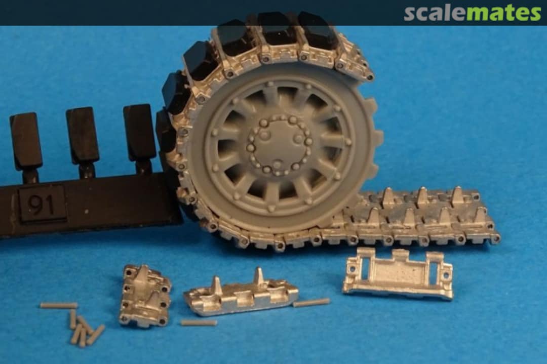 Boxart AMX-13 with rubber pads Tracks MTL35091 MasterClub Boxart AMX-13 with rubber pads Tracks MTL35091 MasterClub